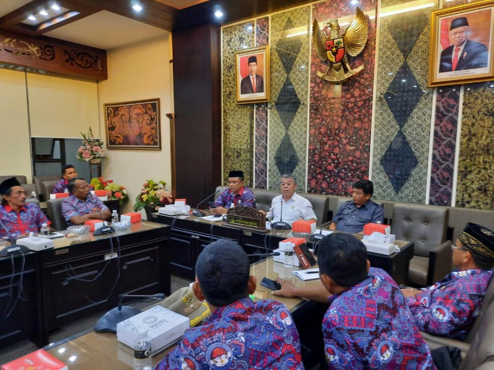 Terima Audiensi PPDI, Ketua DPRD Jatim Siap Jadi Fasilitator dan Perjuangkan Keluhan Perangkat Desa